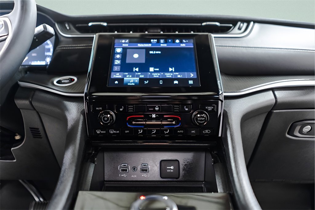 Used 2023 Jeep Grand Cherokee Altitude image 14