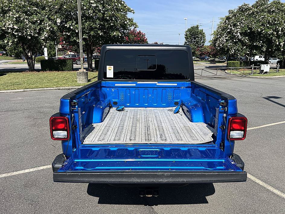 Used 2021 Jeep Gladiator Sport AWD/4WD image 15