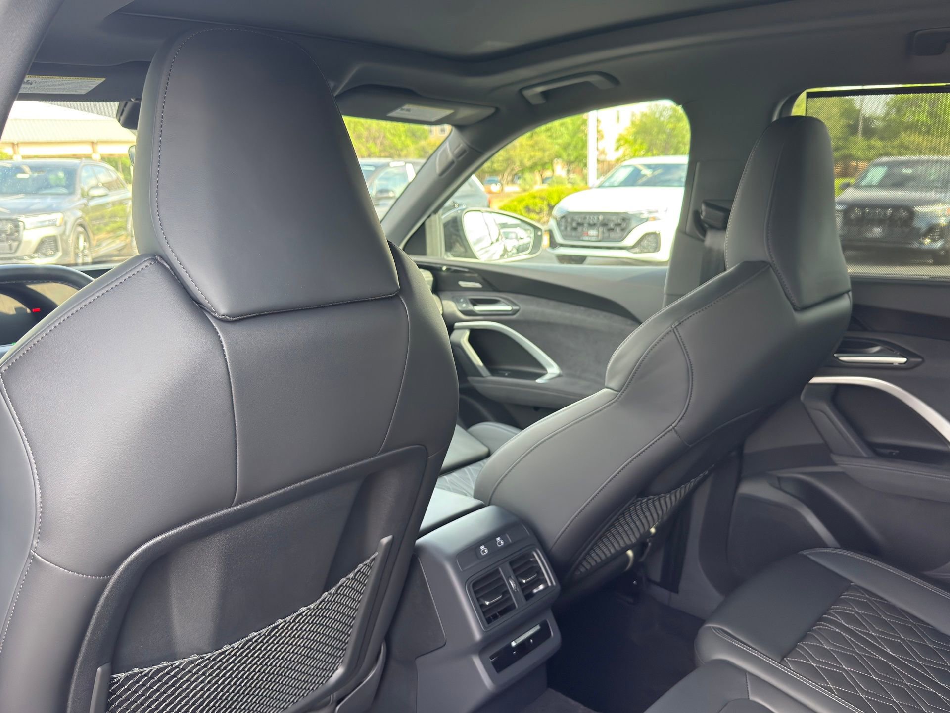 Used 2025 Audi SQ5 Premium Plus w/ Premium Plus Package image 24