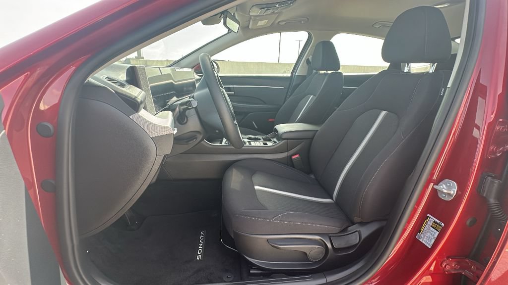 Used 2026 Hyundai Sonata SE FWD image 4