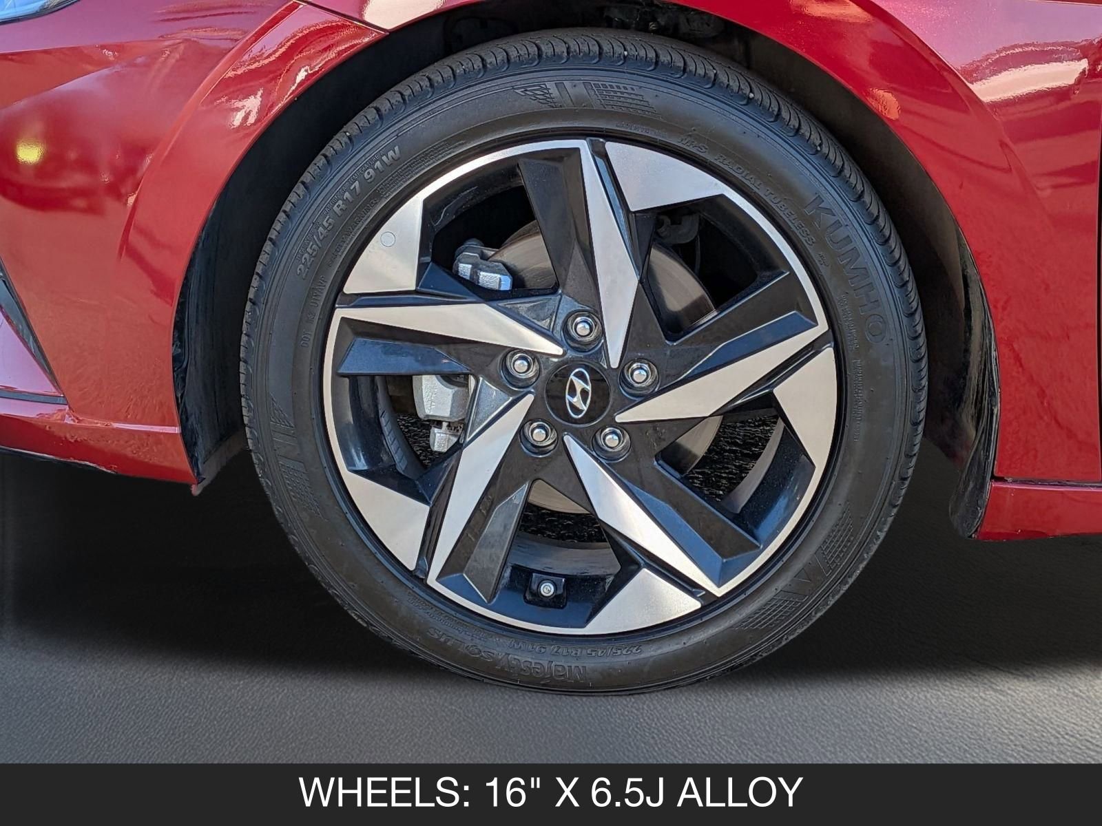 Used 2023 Hyundai Elantra SEL w/ Convenience Package image 11