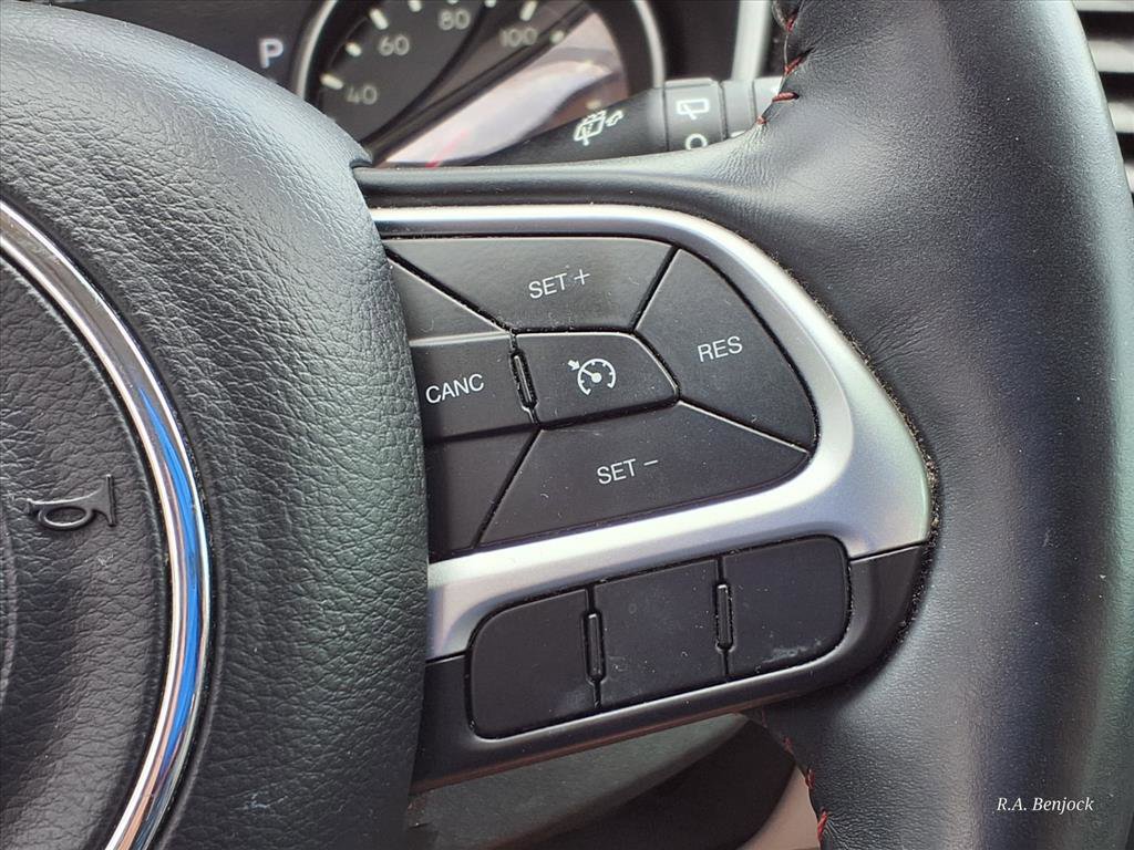 Used 2018 Jeep Compass Limited w/ Navigation Group image 12