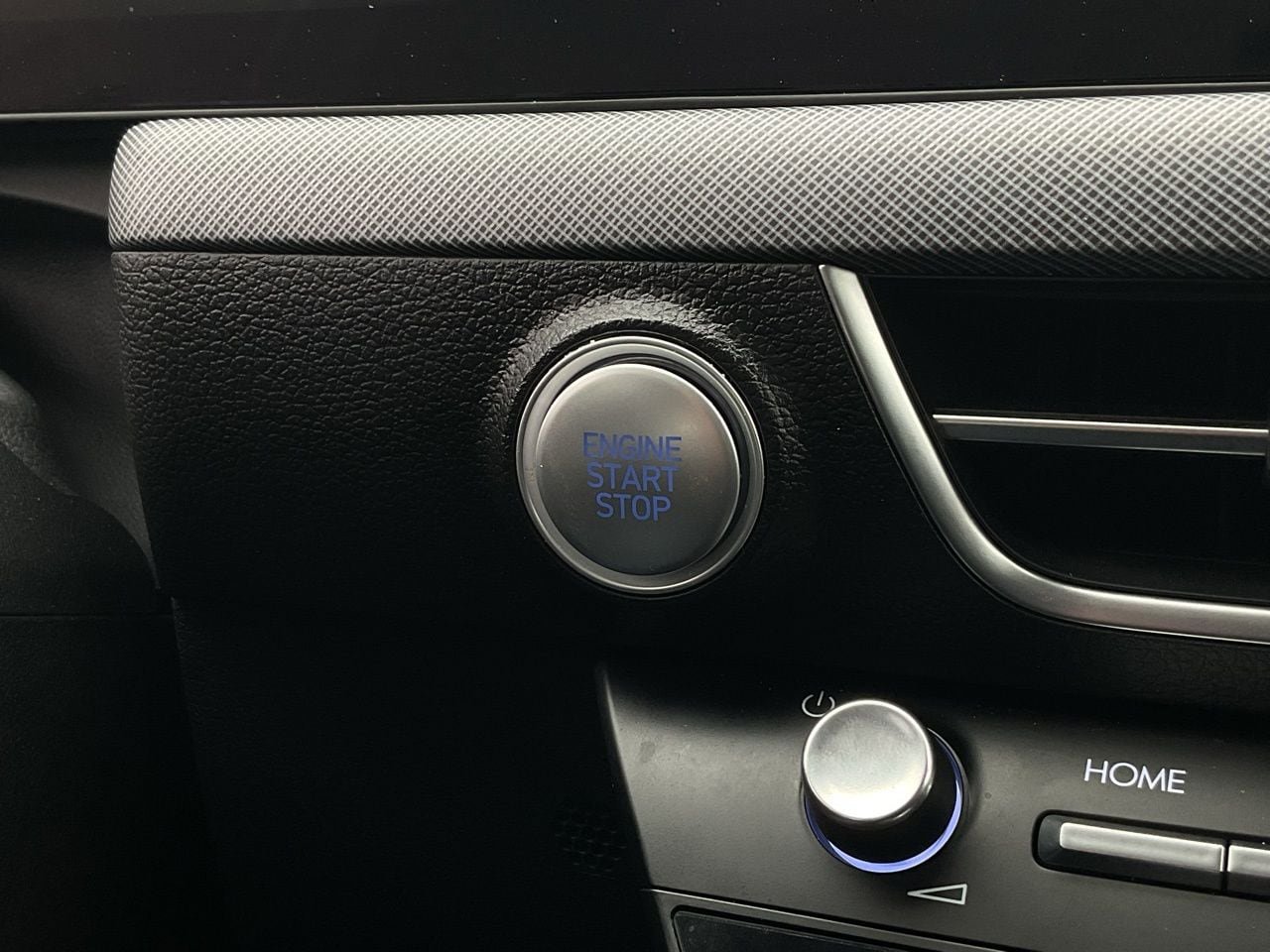 Used 2025 Hyundai Sonata SEL FWD image 28