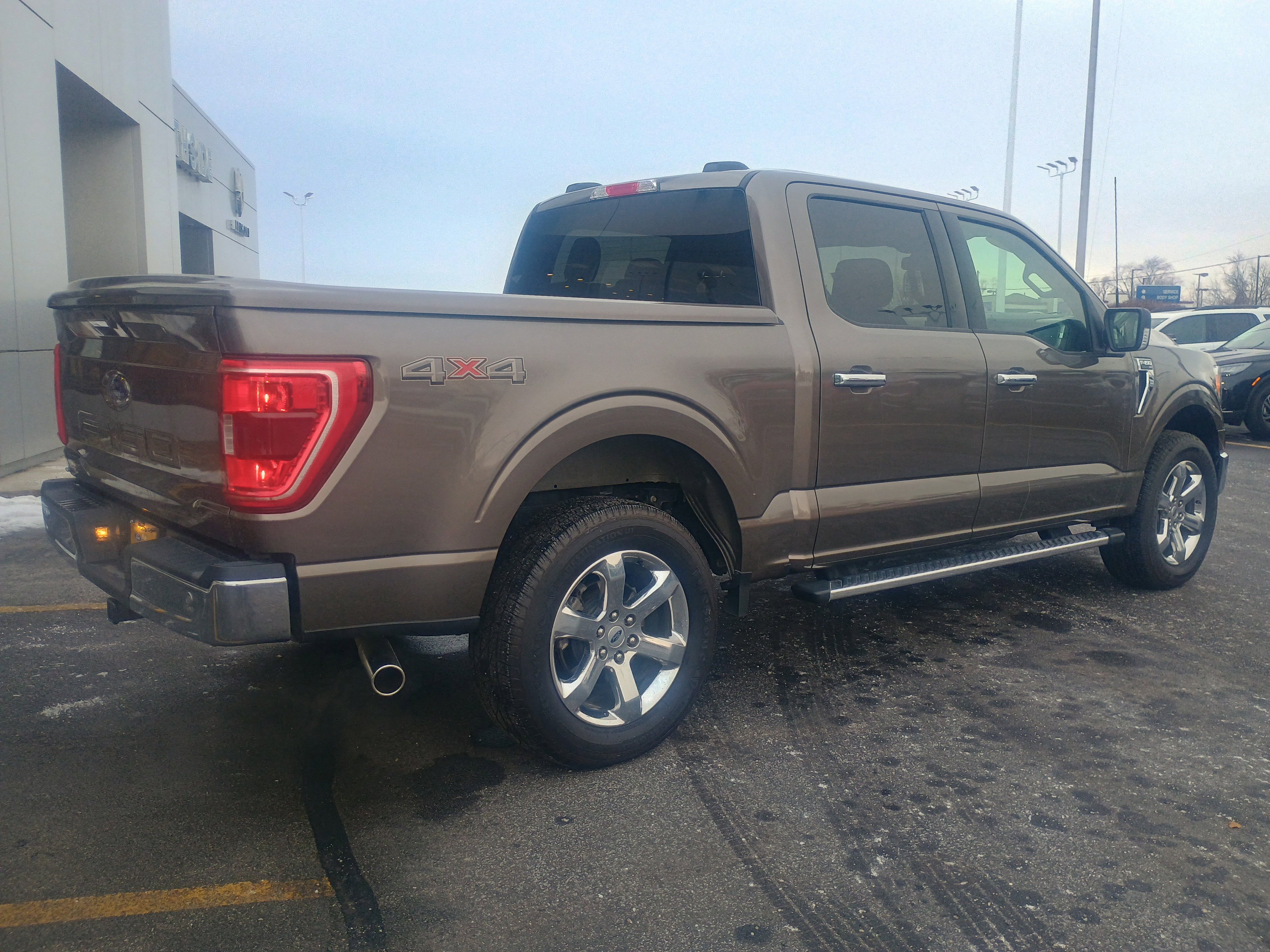 Certified 2022 Ford F150 XLT w/ Equipment Group 302A High image 10