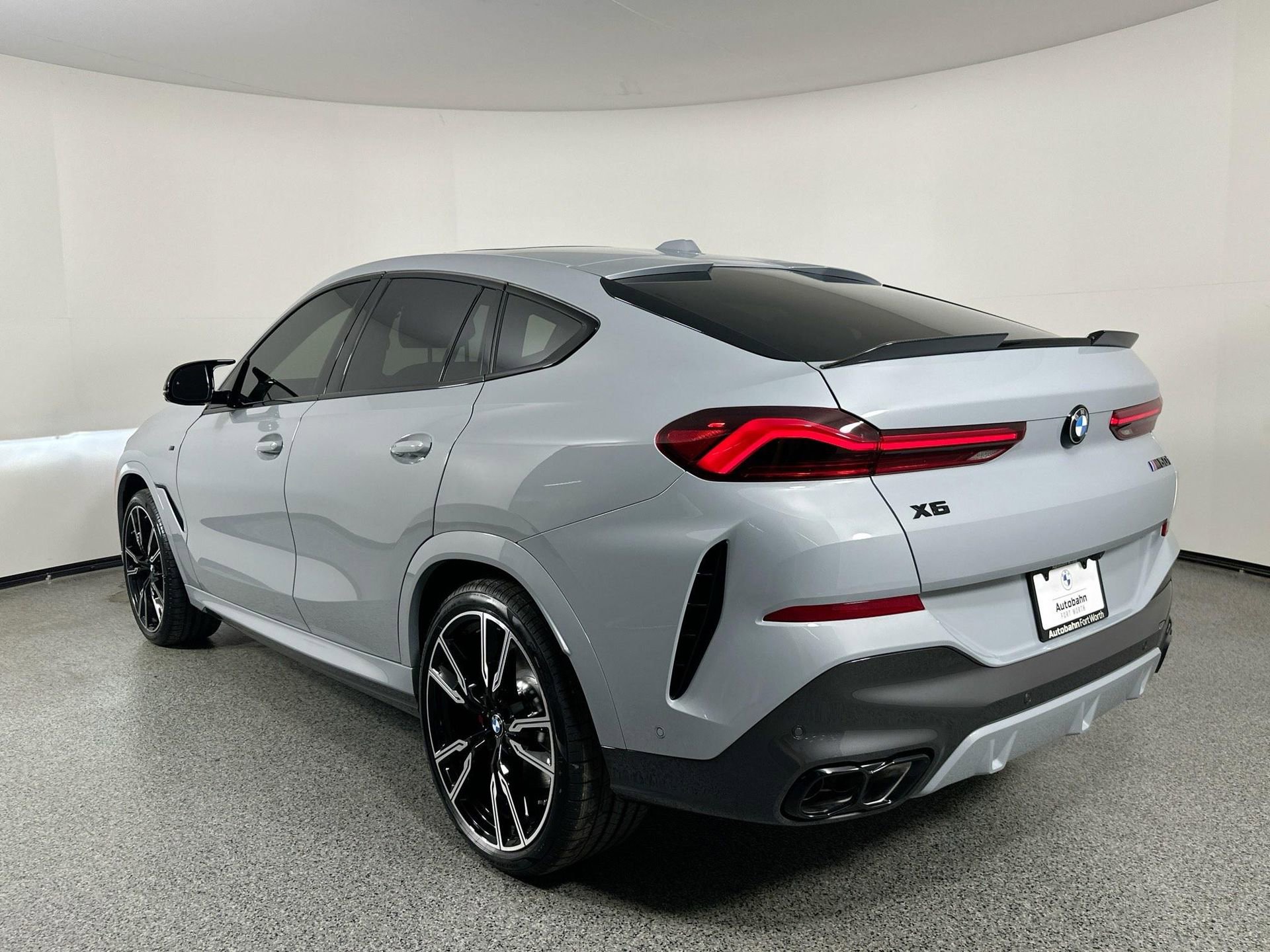 New 2026 BMW X6 M60i image 6