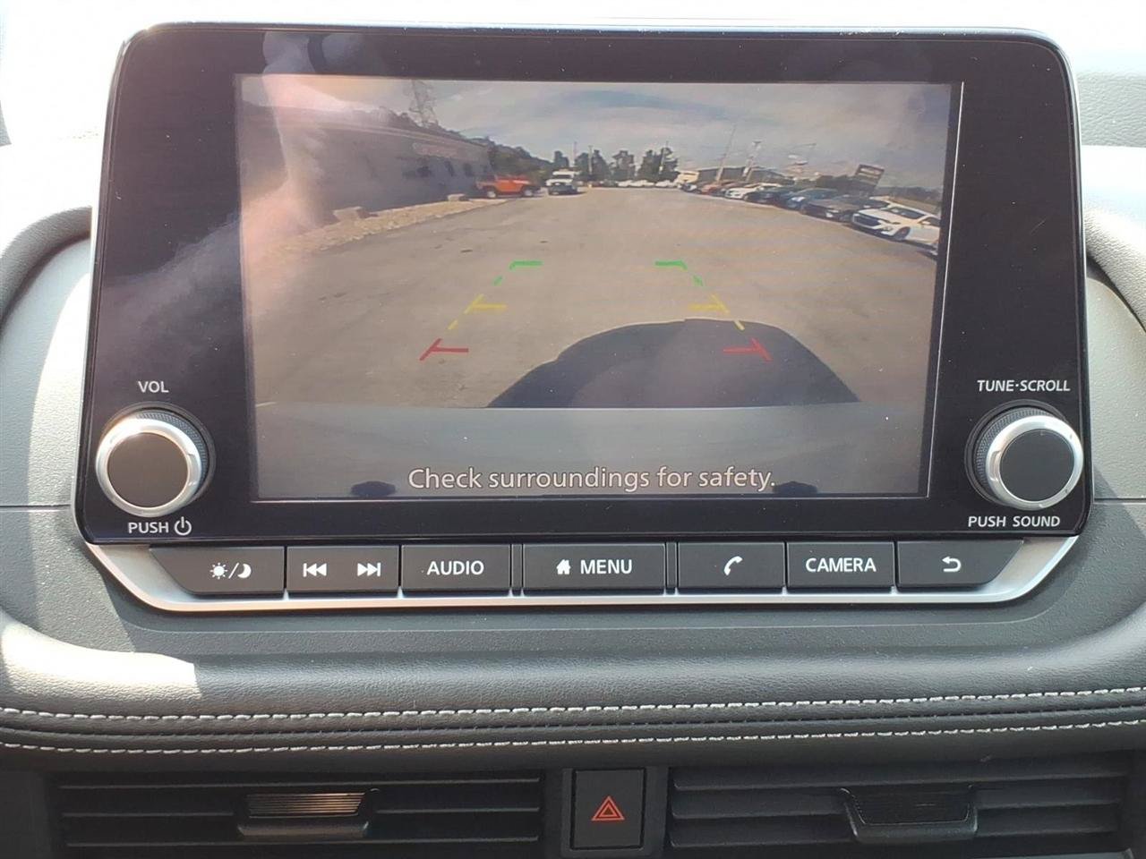 Used 2024 Nissan Rogue S AWD/4WD image 12