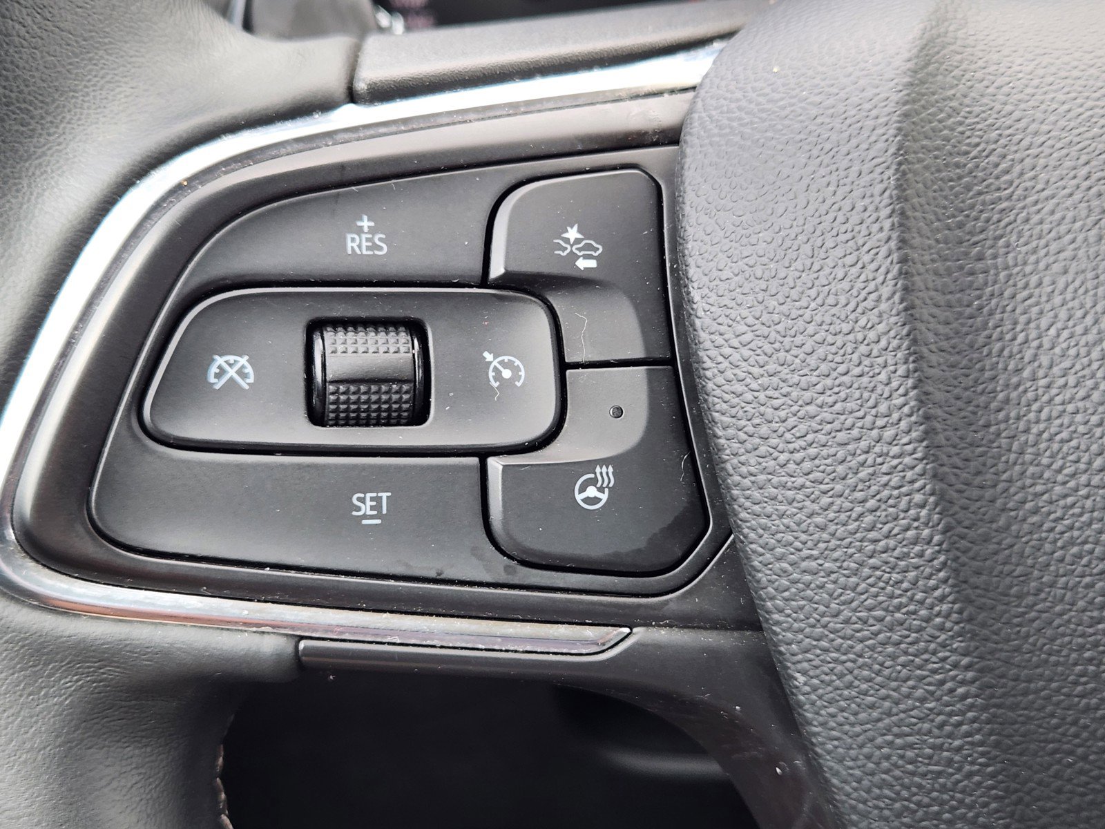 Used 2023 Buick Envision Essence w/ Sport Touring Package image 22