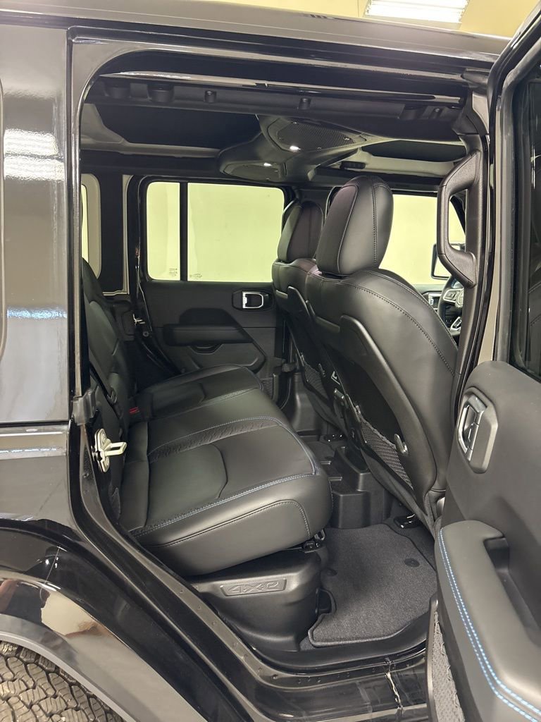 Used 2024 Jeep Wrangler High Altitude image 37