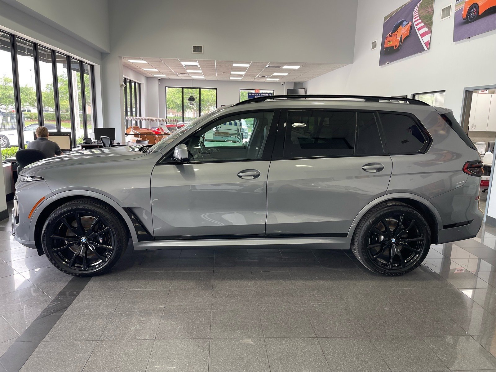 Used 2024 BMW X7 xDrive40i w/ Executive Package AWD/4WD image 2