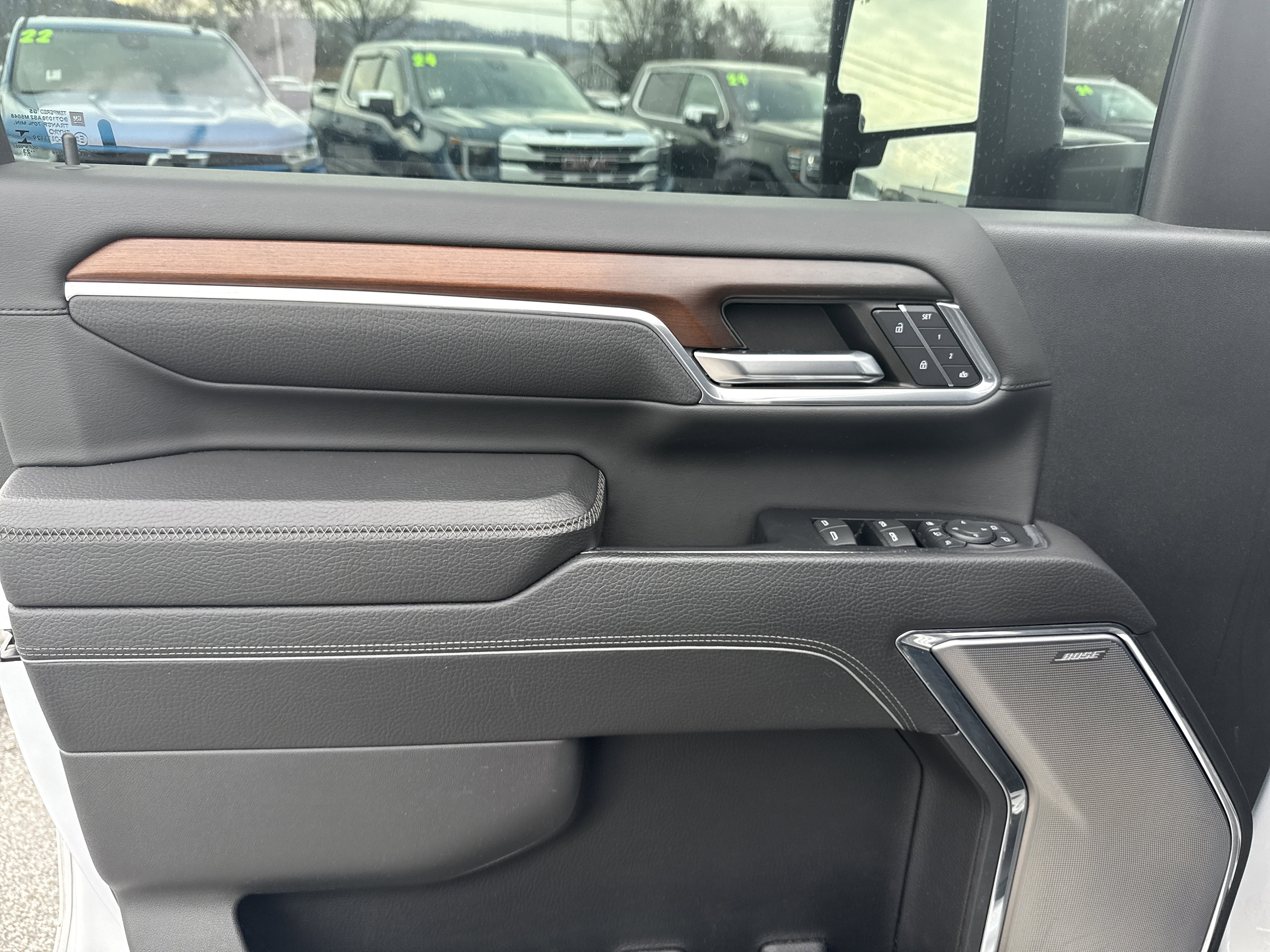 Used 2024 GMC Sierra 2500 Denali w/ Denali Reserve Package image 16