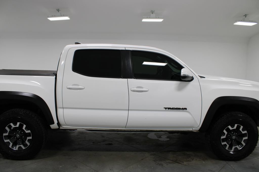 Used 2023 Toyota Tacoma TRD Off-Road w/ Technology Package AWD/4WD image 10