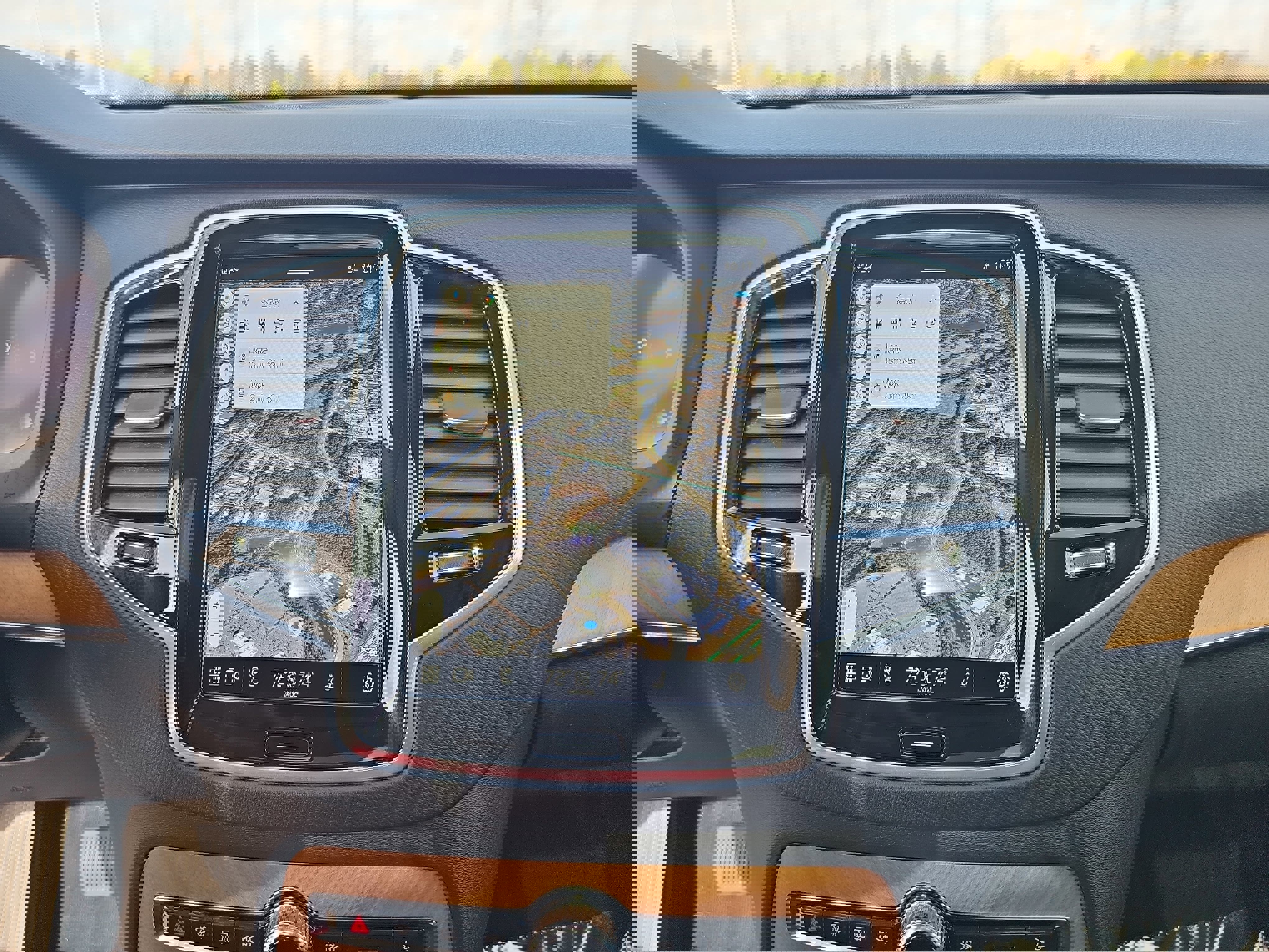 Used 2024 Volvo XC90 B6 Plus w/ Protection Package Premier image 24