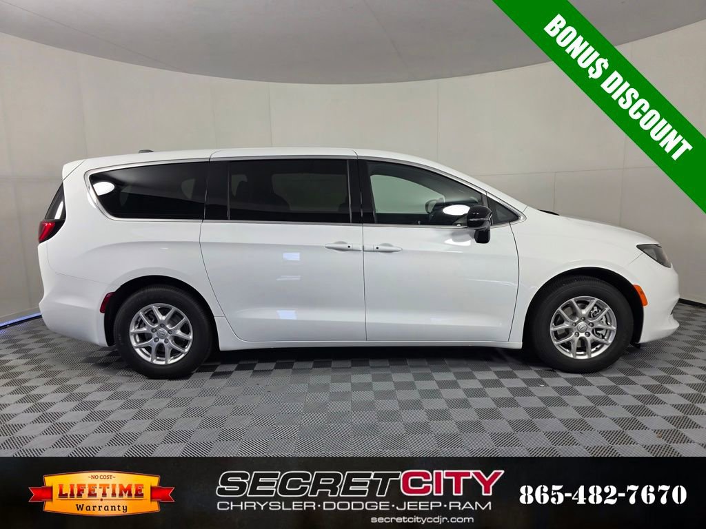 New 2026 Chrysler Voyager LX image 8