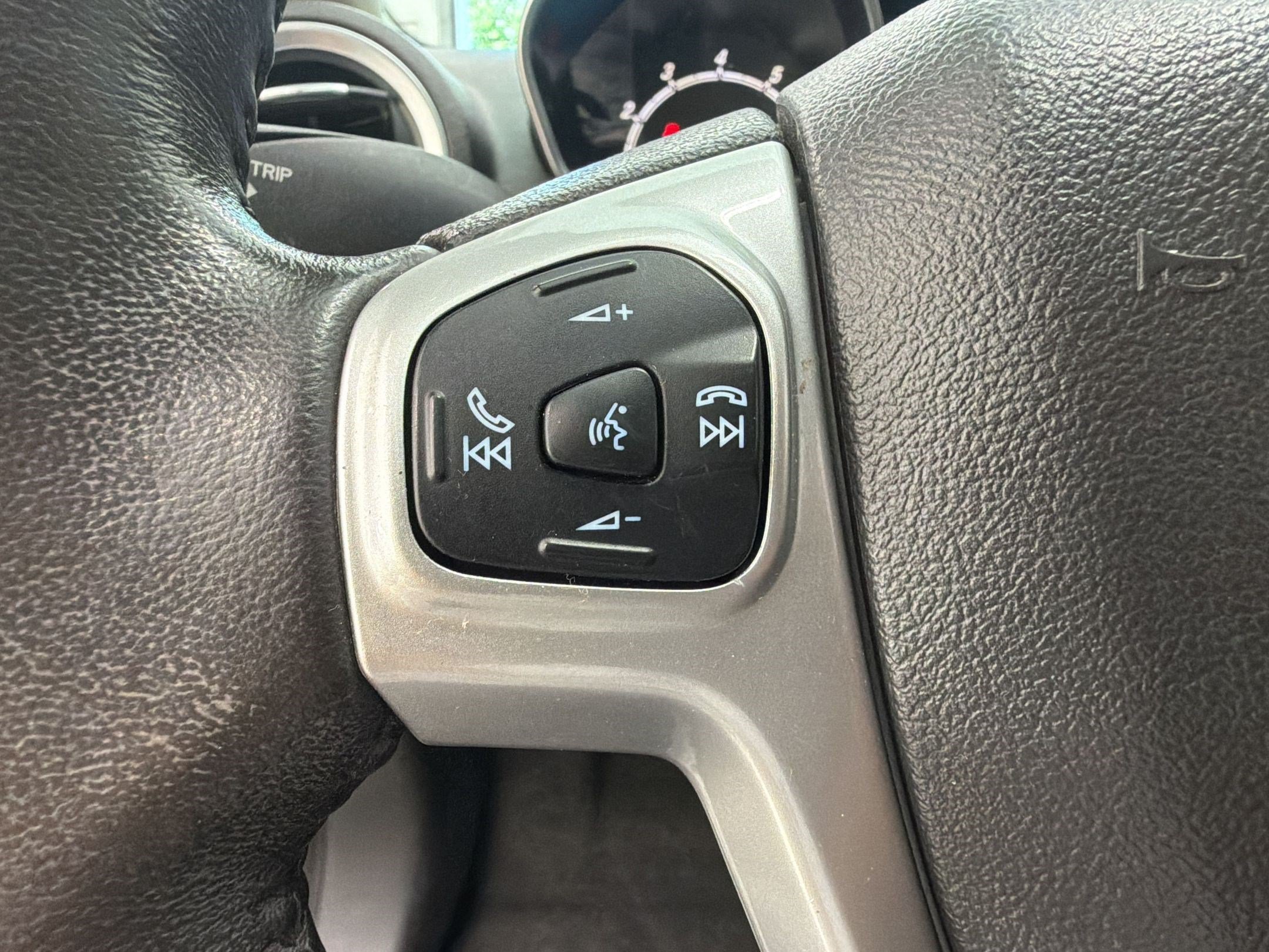 Used 2014 Ford Fiesta SE w/ Equipment Group 201A FWD image 13