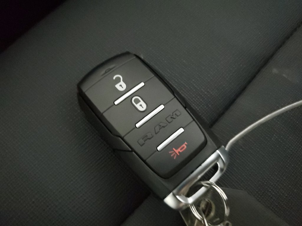 Used 2025 Buick Enclave Preferred AWD/4WD image 28