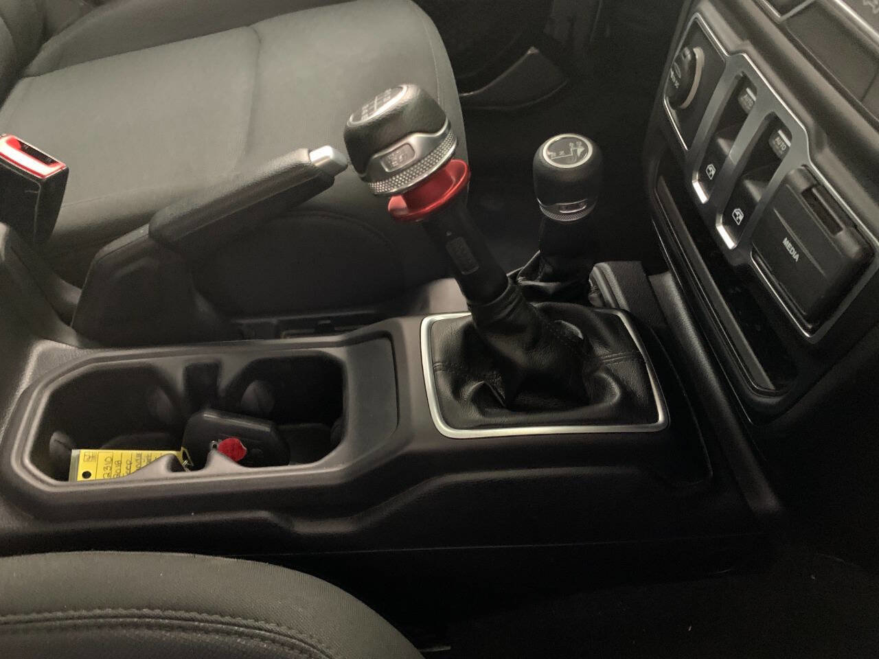 Used 2018 Jeep Wrangler Sport AWD/4WD image 10