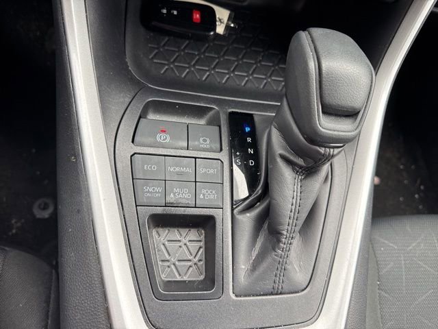 Used 2025 Toyota RAV4 XLE image 18