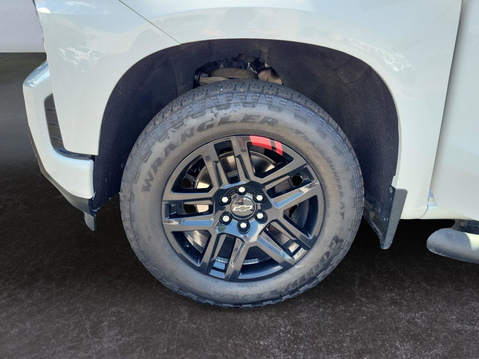 Used 2021 Chevrolet Silverado 1500 RST w/ Redline Edition AWD/4WD image 14