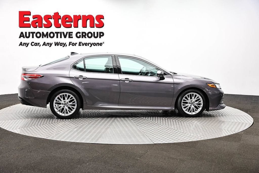 Used 2018 Toyota Camry XLE w/ Driver Assist Package FWD image 3