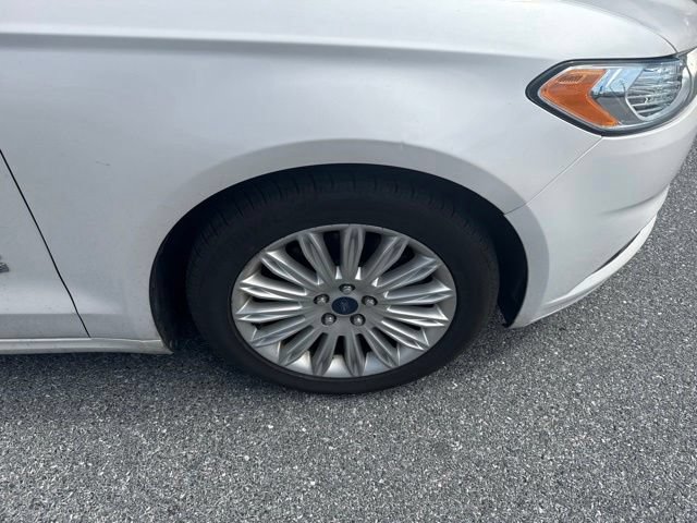 Used 2013 Ford Fusion Energi SE FWD image 2