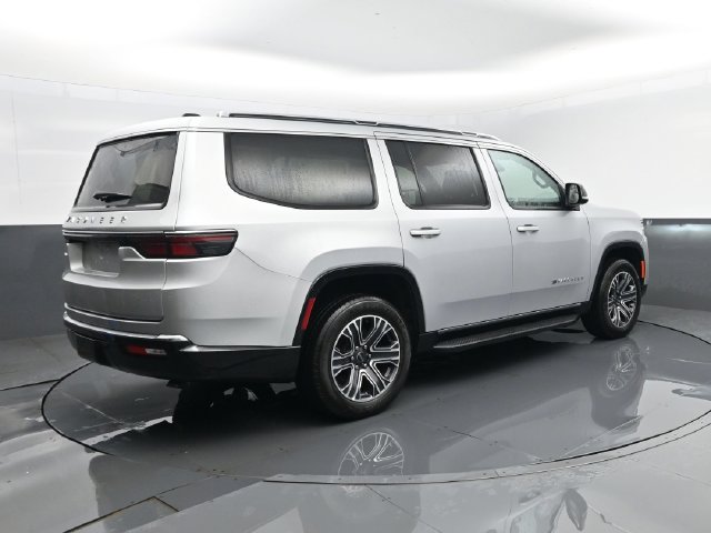 Used 2025 Jeep Wagoneer Series II AWD/4WD image 26