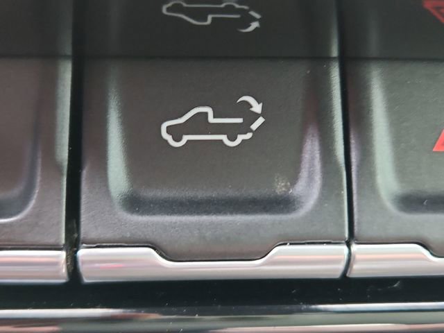 Used 2023 Chevrolet Silverado 1500 LT Trail Boss w/ LPO, Dark Essentials Package image 28