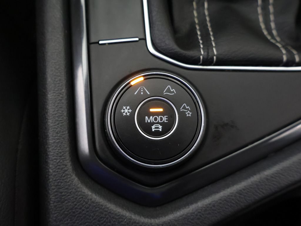 Used 2024 Volkswagen Tiguan SE R-Line AWD/4WD image 53