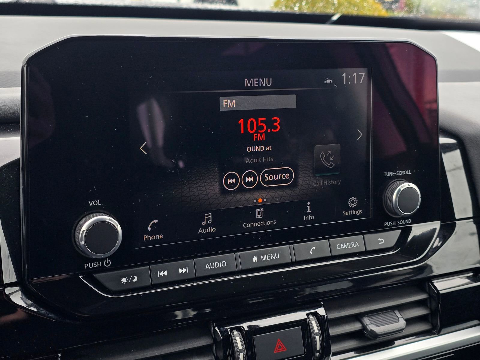 Used 2024 Nissan Pathfinder SV image 25