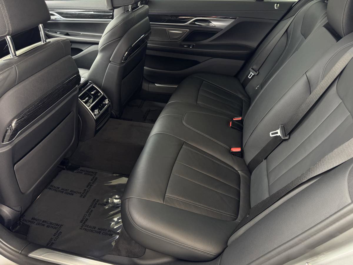 Used 2021 BMW 740i w/ M Sport Package image 21