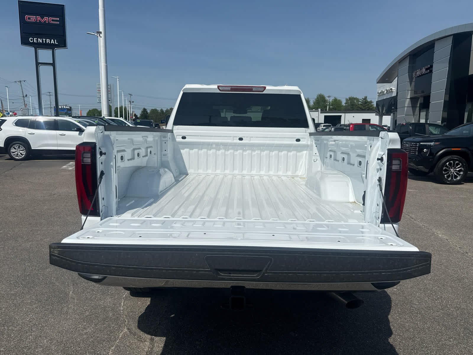 New 2026 GMC Sierra 2500 SLT AWD/4WD image 12