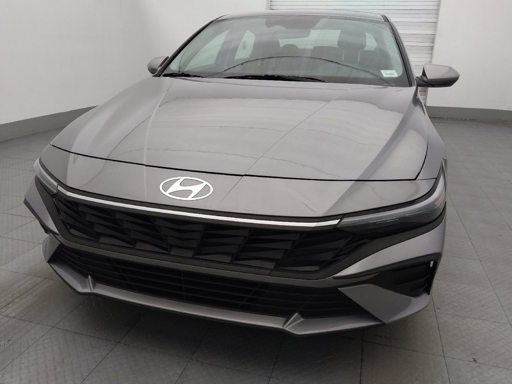 Used 2025 Hyundai Elantra SE FWD image 15