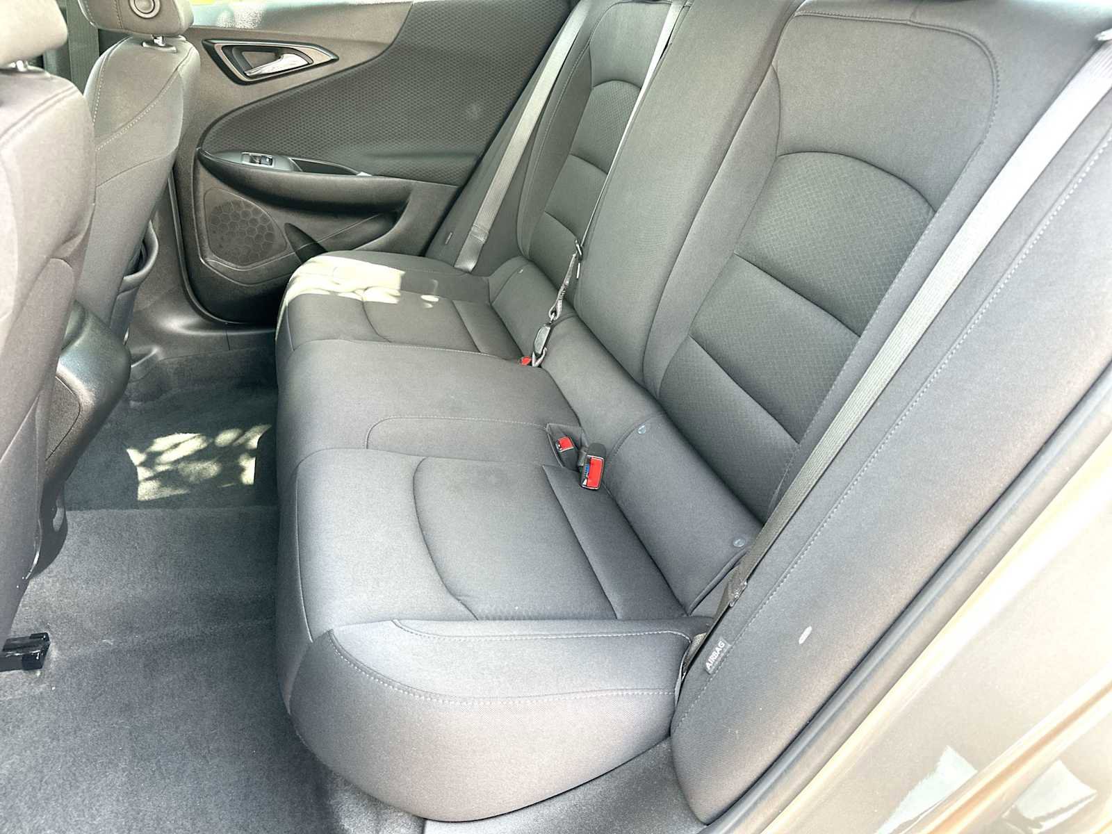 Used 2025 Chevrolet Malibu LS FWD image 23