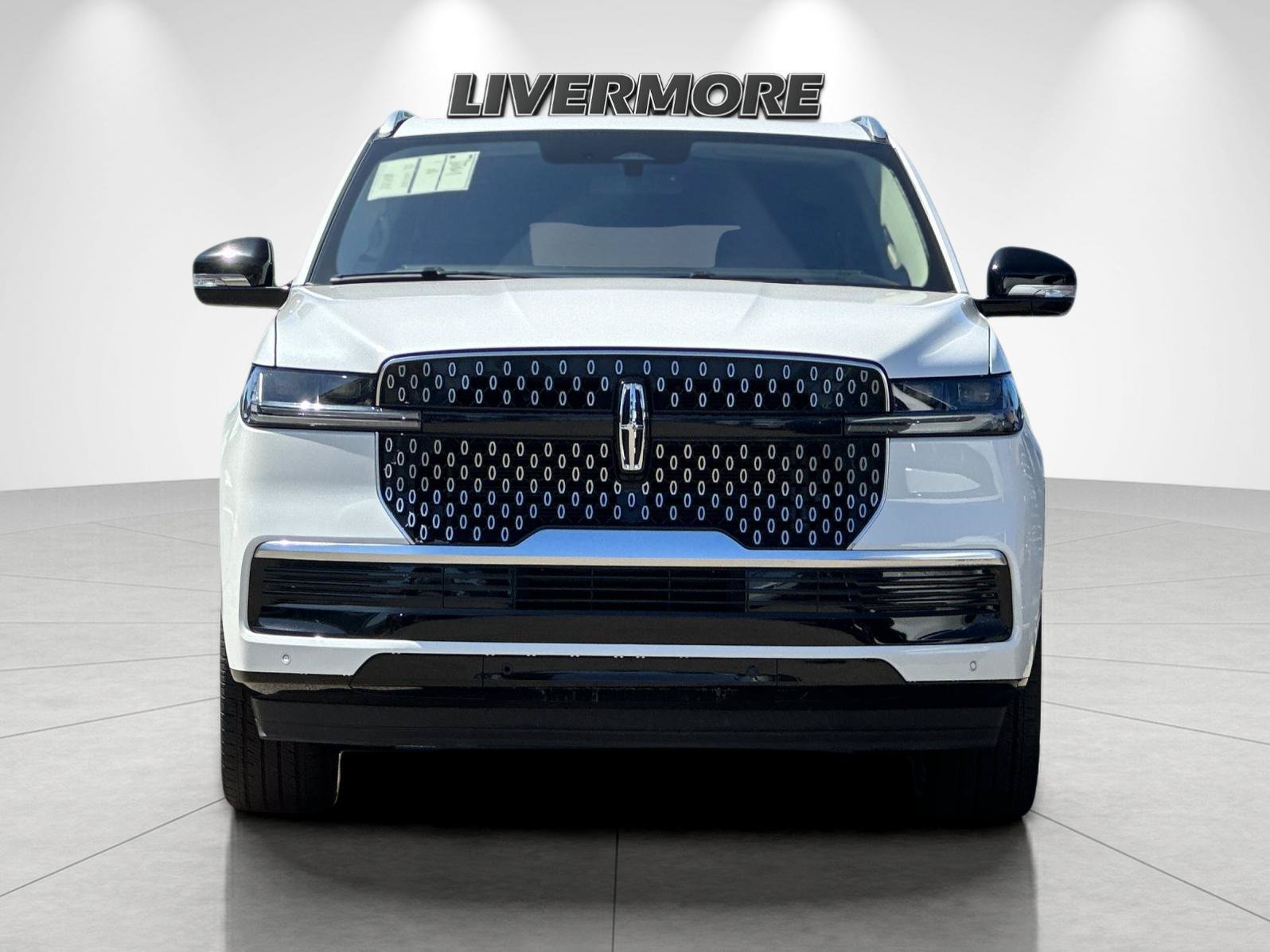 Certified 2025 Lincoln Navigator L Reserve AWD/4WD image 8
