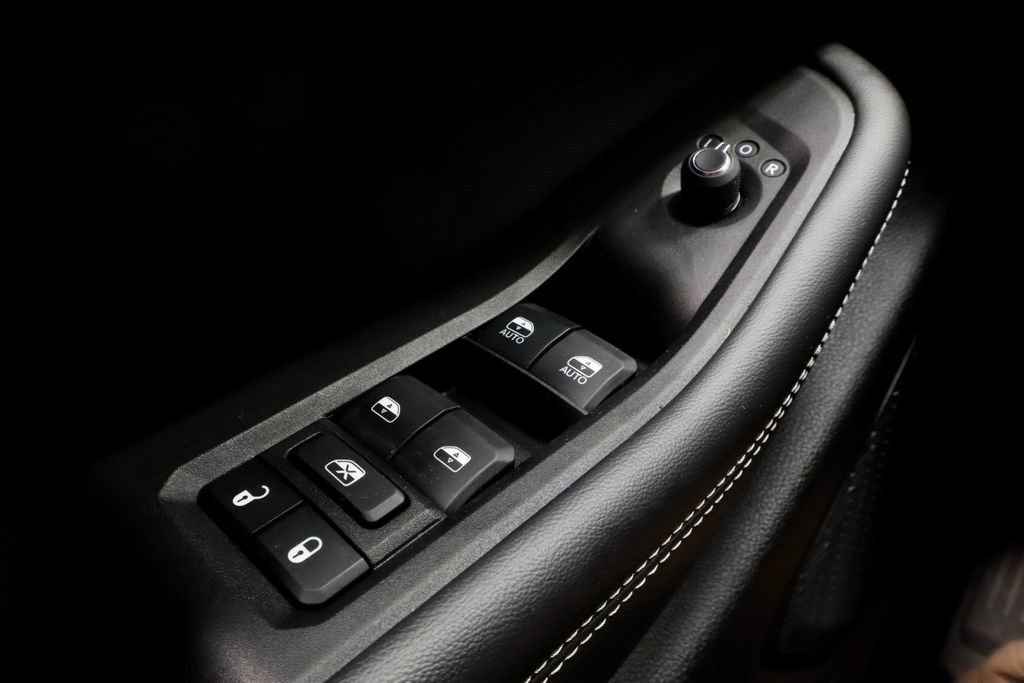 Used 2024 Jeep Grand Cherokee Altitude image 27