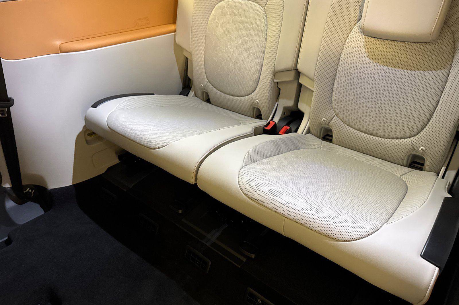 New 2025 Volkswagen ID. Buzz 1st Edition image 14