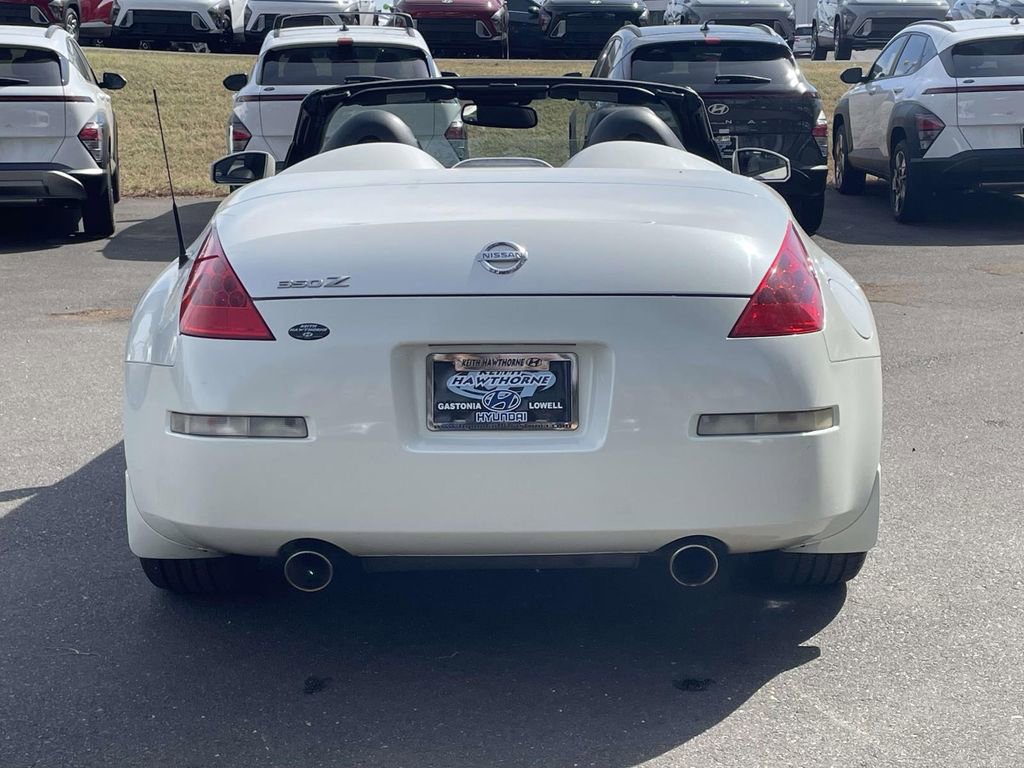 Used 2007 Nissan 350Z Touring RWD image 8