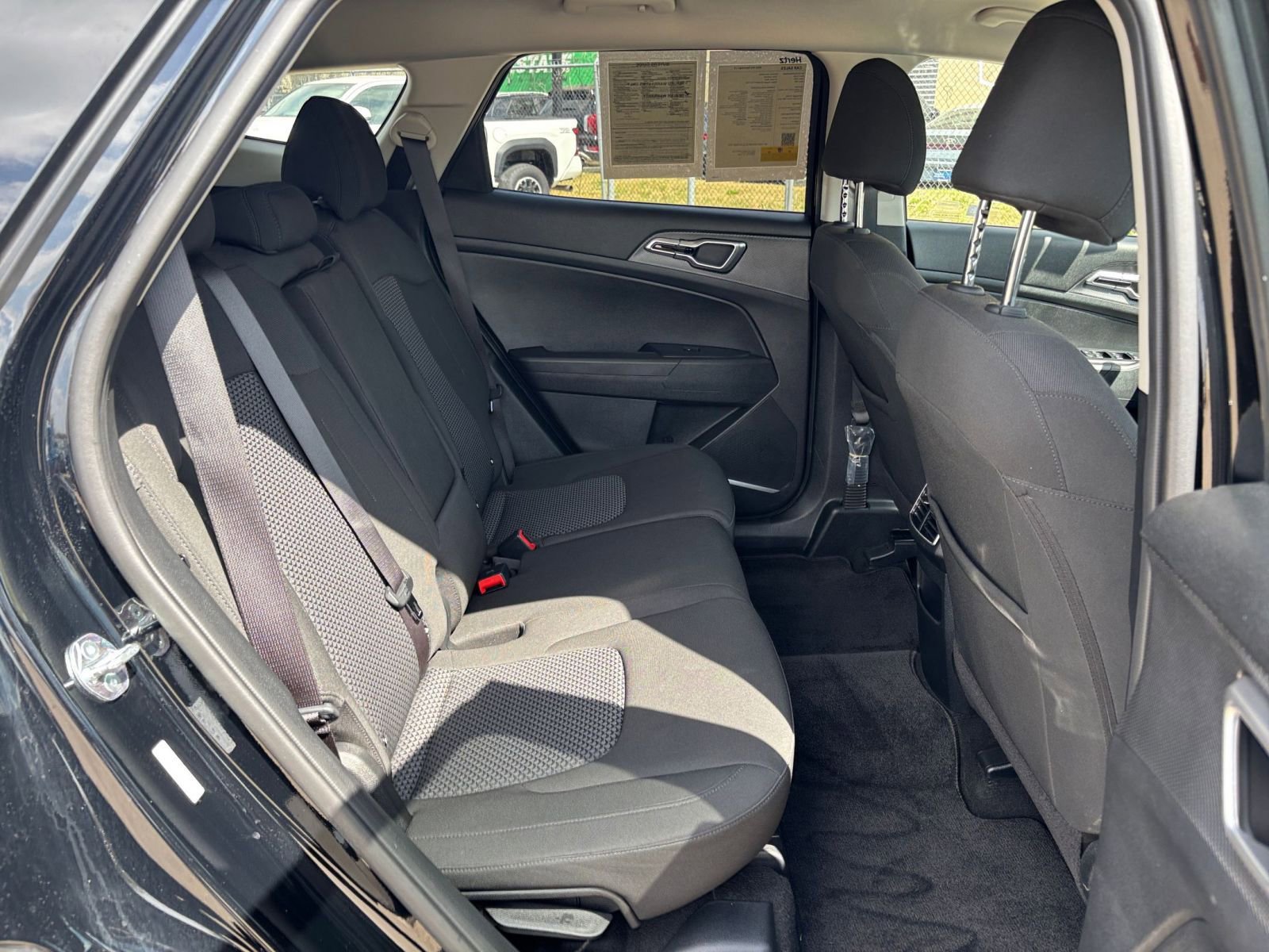 Used 2025 Kia Sportage LX image 24