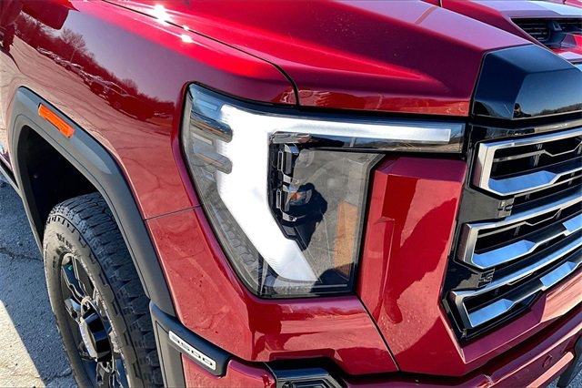 Used 2025 GMC Sierra 3500 AT4 w/ AT4 Premium Plus Package image 33