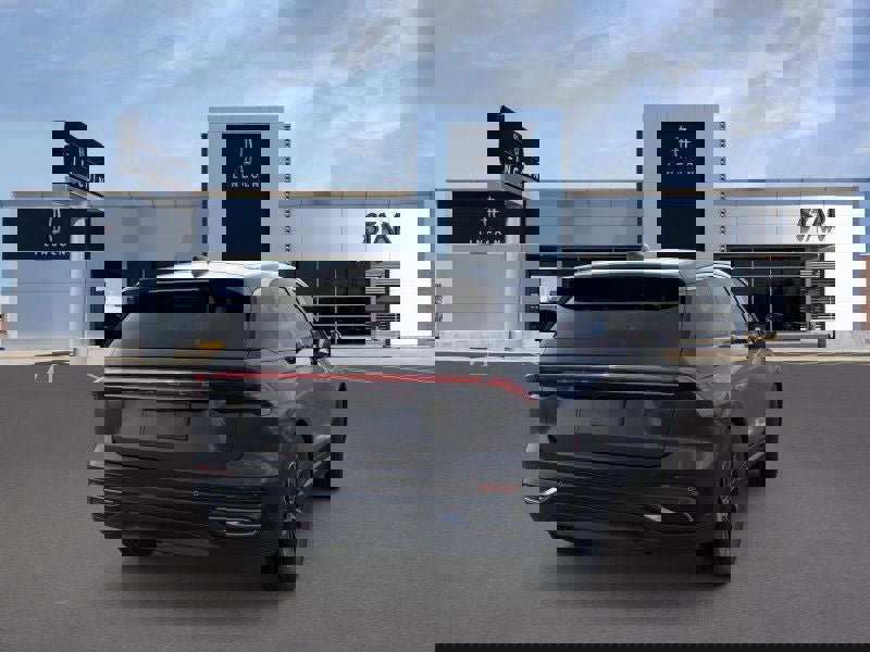 New 2026 Lincoln Nautilus Premier image 8