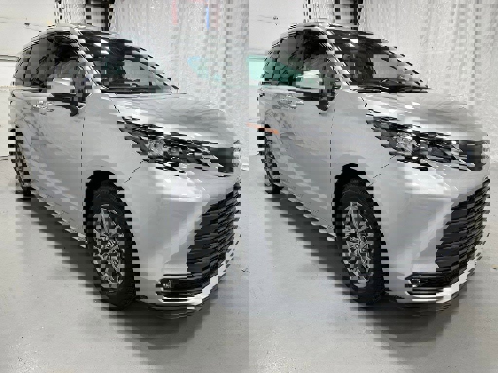Used 2025 Toyota Sienna XLE