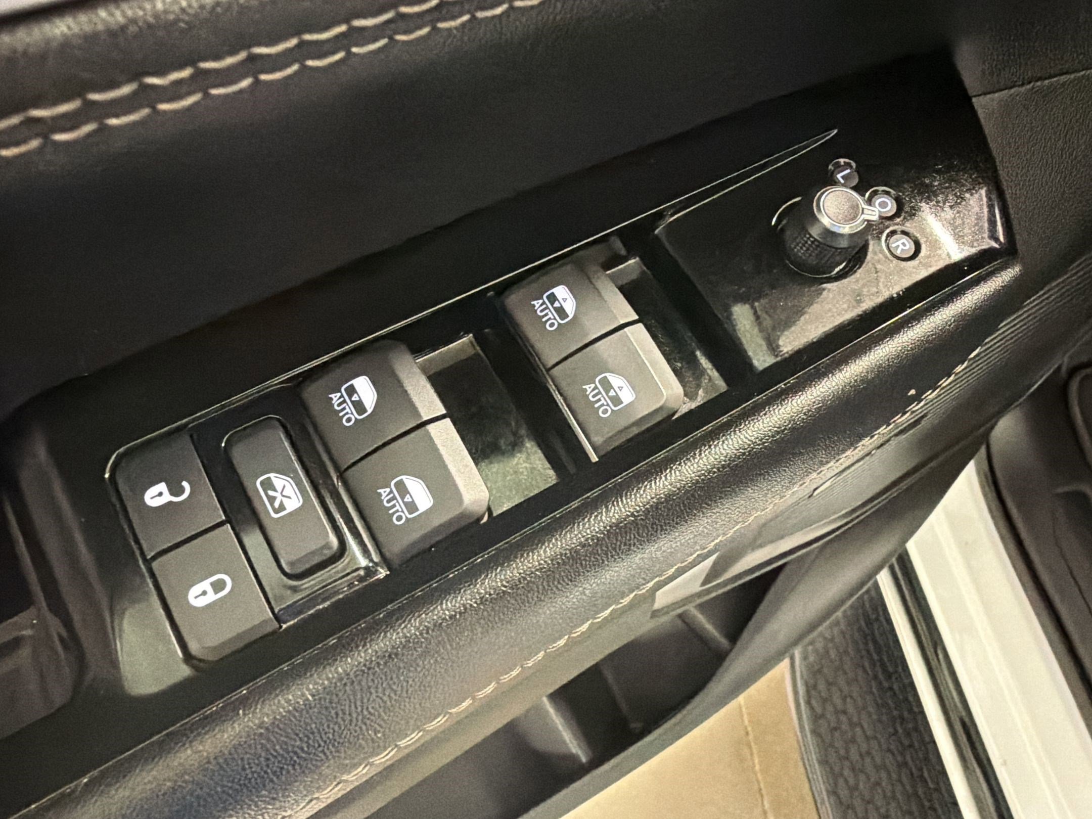 Used 2024 Jeep Wagoneer L Series II w/ Flexible Seating Group image 20