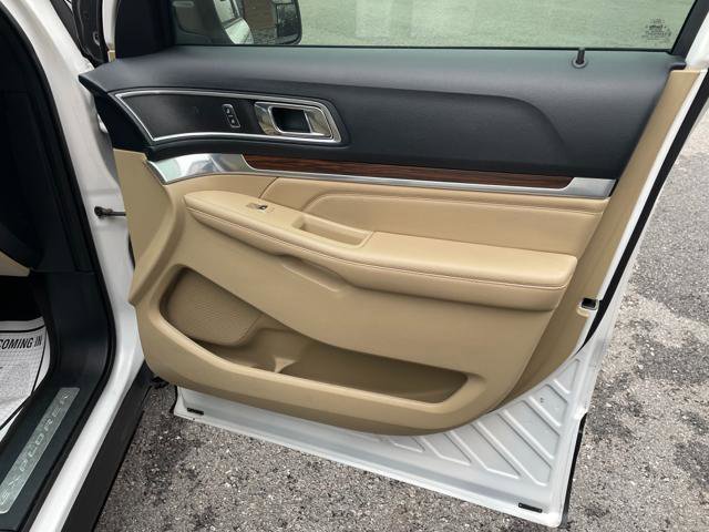 Used 2016 Ford Explorer Limited image 28