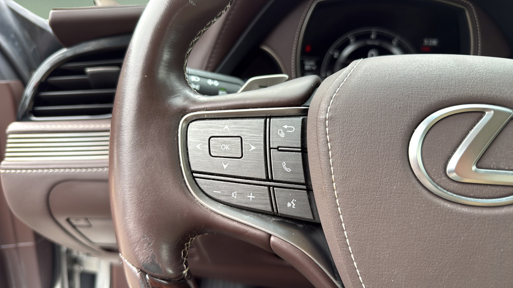 Used 2019 Lexus LS 500 AWD w/ Interior Upgrade Package image 26