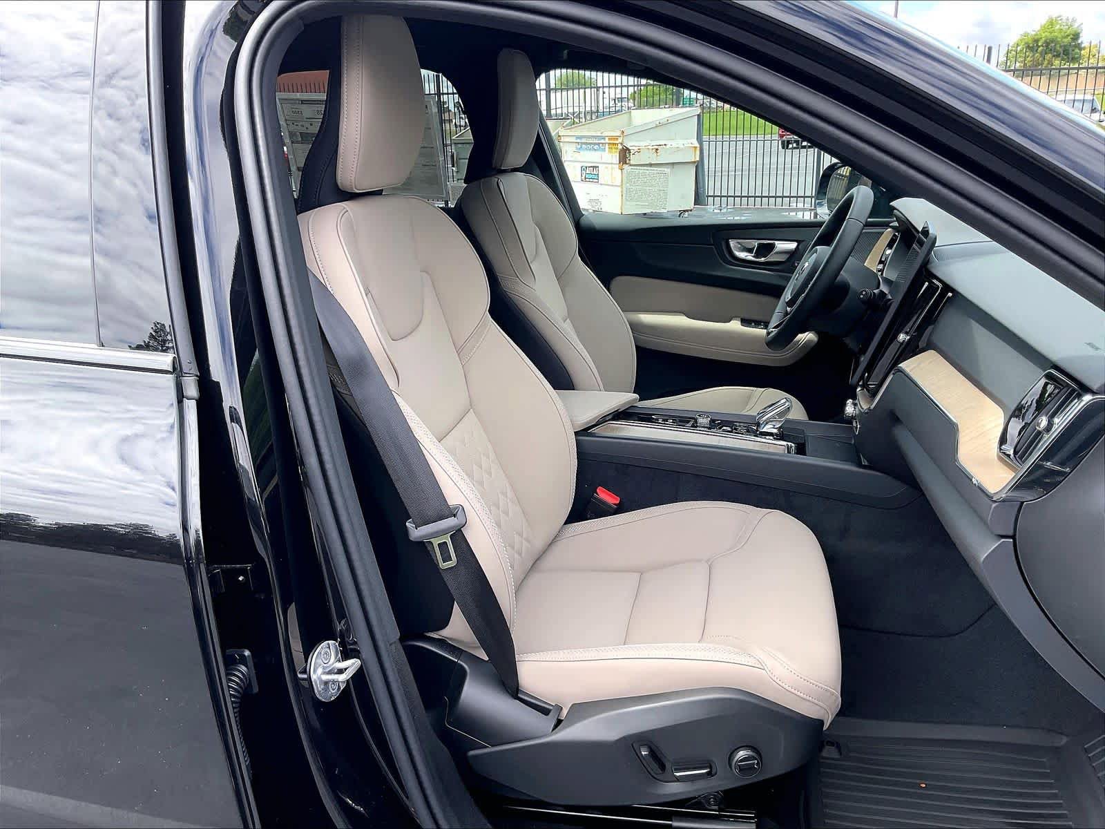 New 2026 Volvo XC60 T8 Plus w/ Climate Package AWD/4WD image 31