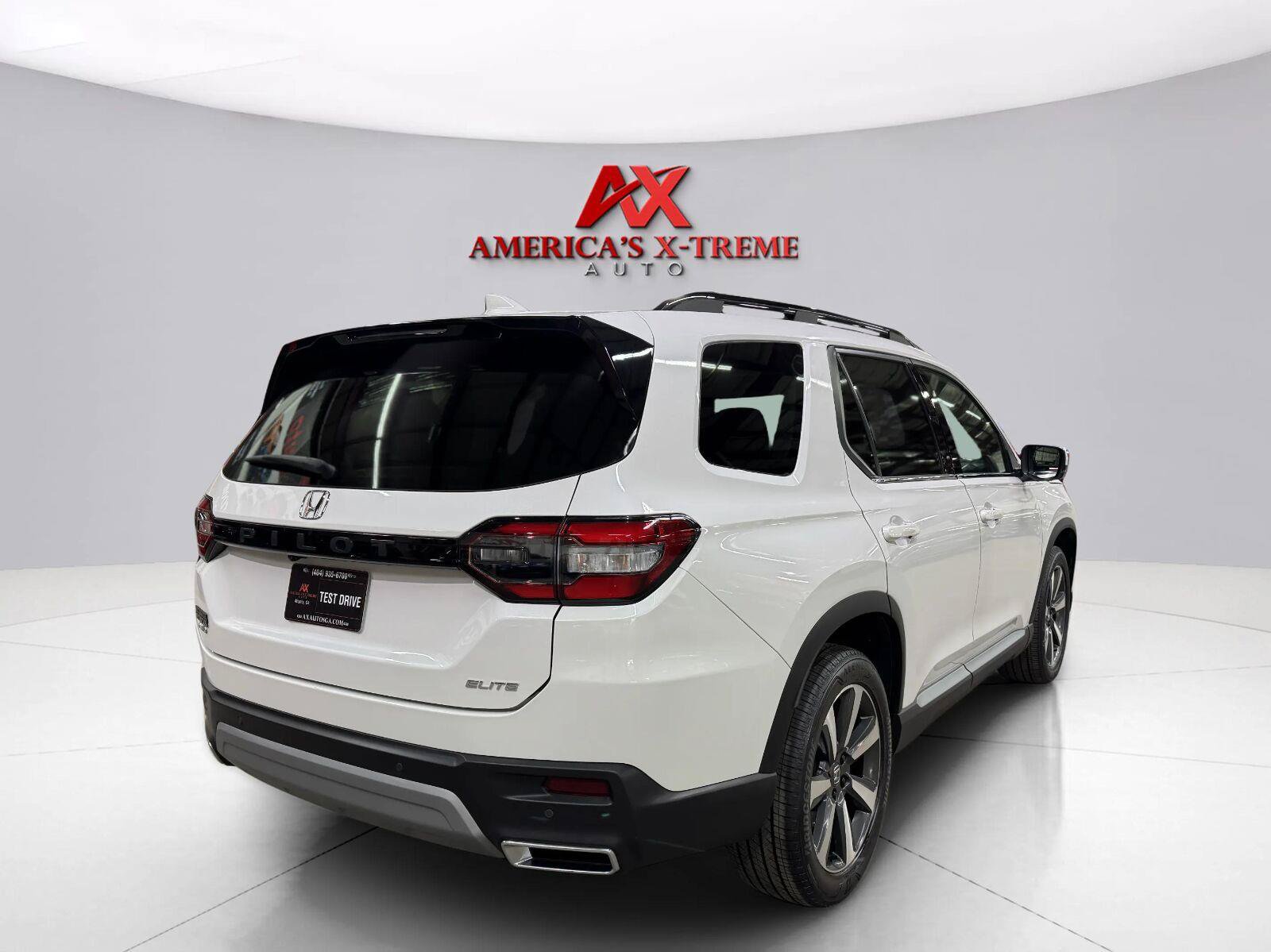 Used 2023 Honda Pilot Elite image 7