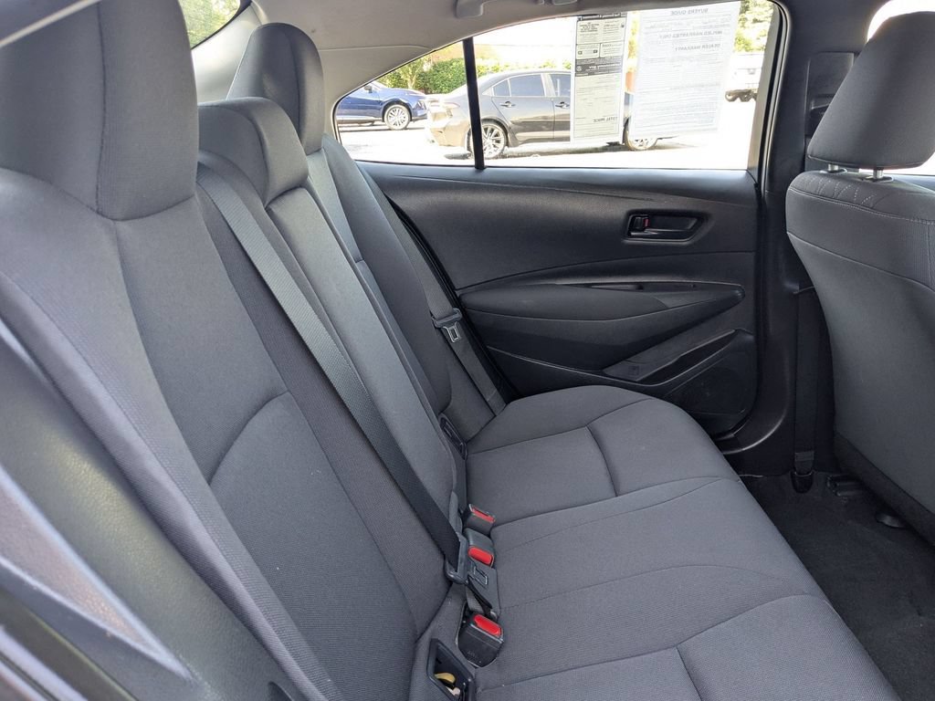 Used 2025 Toyota Corolla LE FWD image 27