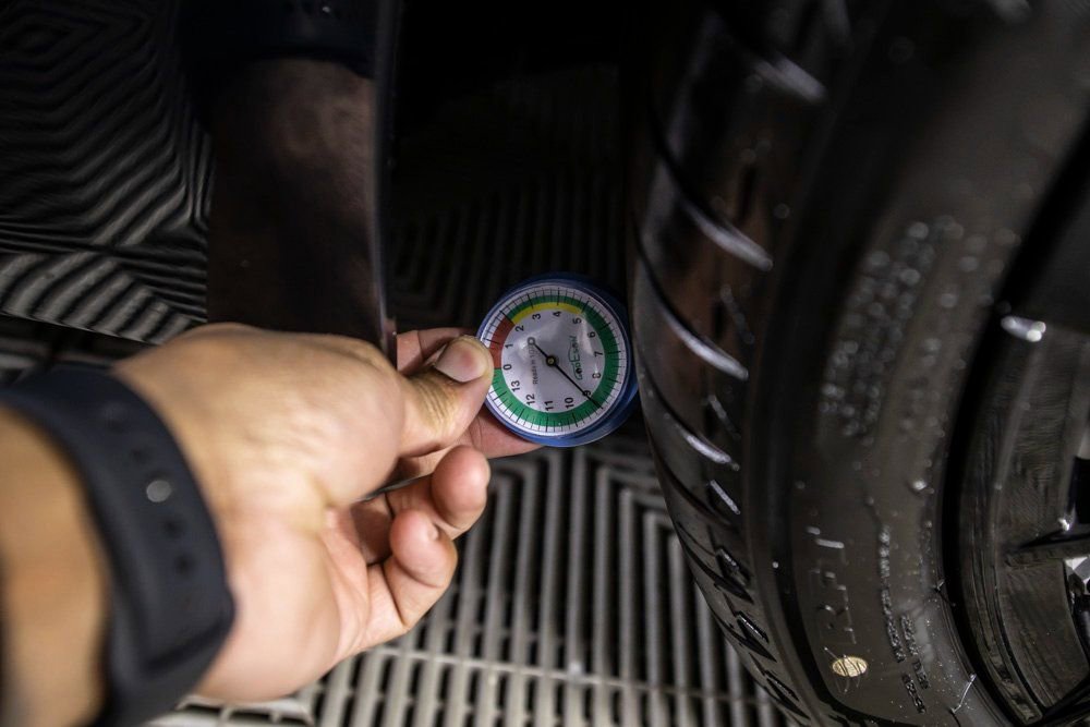 Used 2023 BMW 530e w/ M Sport Package image 38