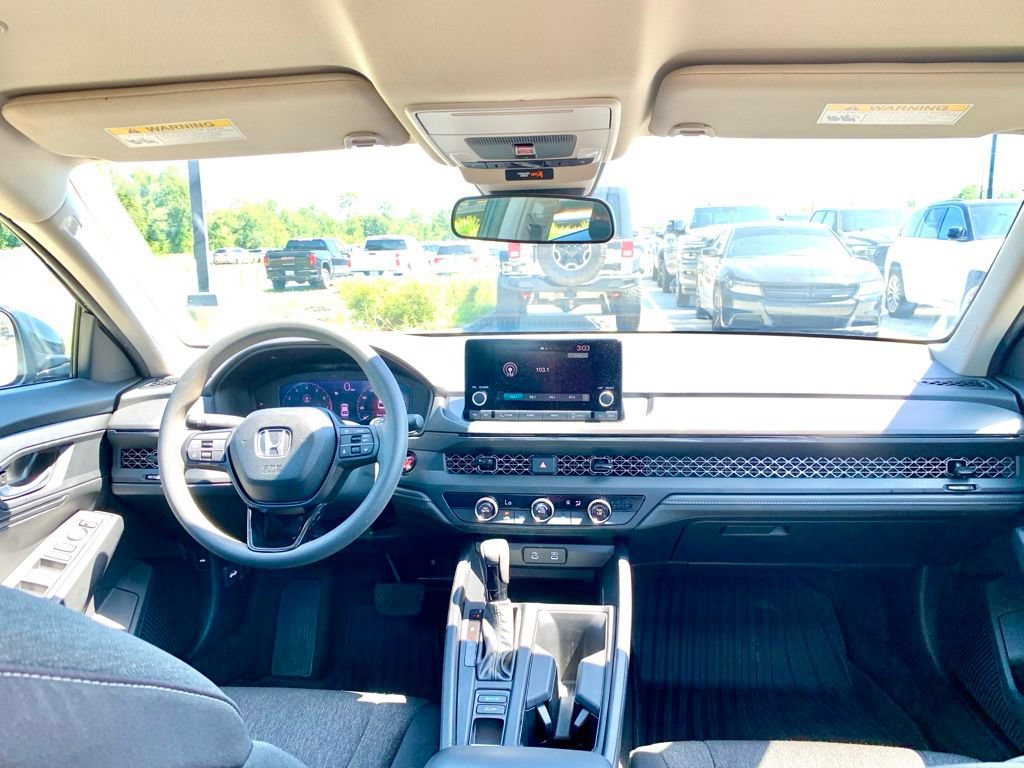 Used 2025 Honda Accord LX image 25