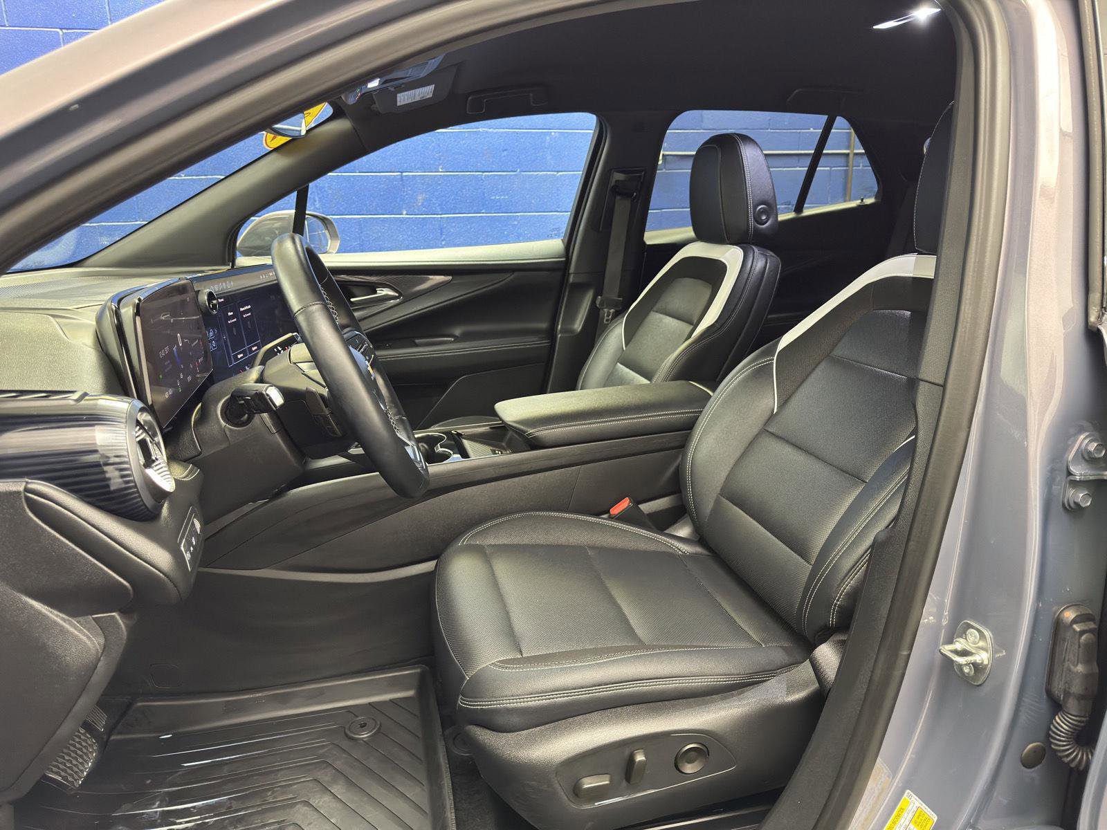 Used 2024 Chevrolet Blazer EV LT AWD/4WD image 16
