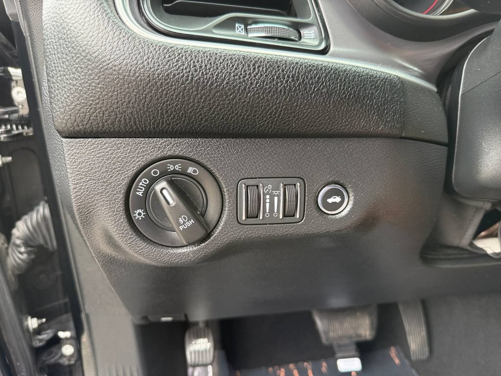 Used 2019 Dodge Challenger R/T RWD image 23